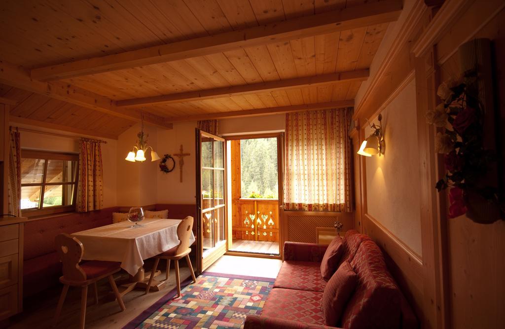 Ciasa Mirio' Lejlighed La Valle Værelse billede